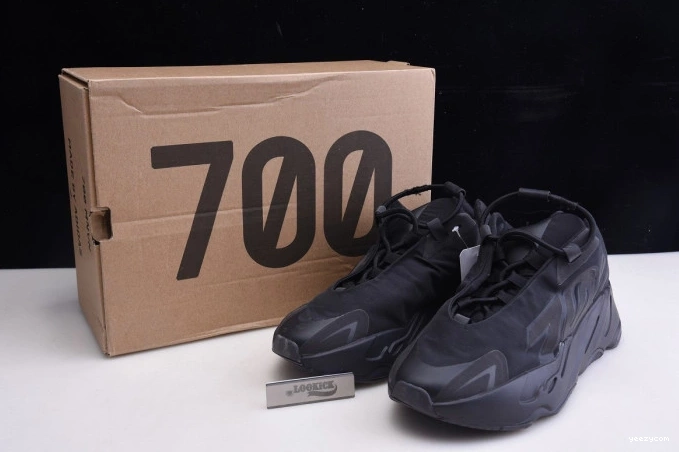 MNVN Triple Adidas 700 Black Yeezy FV4440 Boost 1212
